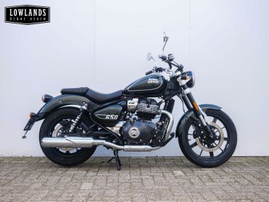 Royal-Enfield Super Meteor 650 Astral Green