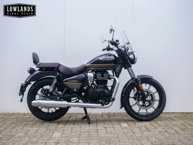Royal-Enfield METEOR SUPERNOVA Black