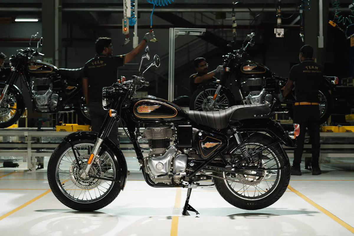 Royal Enfield Bullet 350 zijaanzicht