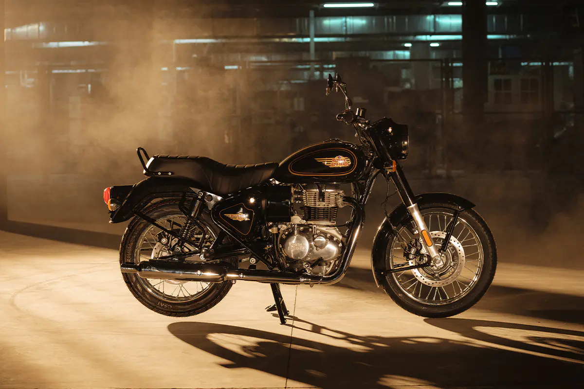 Royal Enfield Bullet 350 in beweging