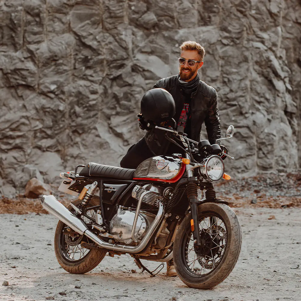 Royal Enfield Interceptor 650 lifestyle shot