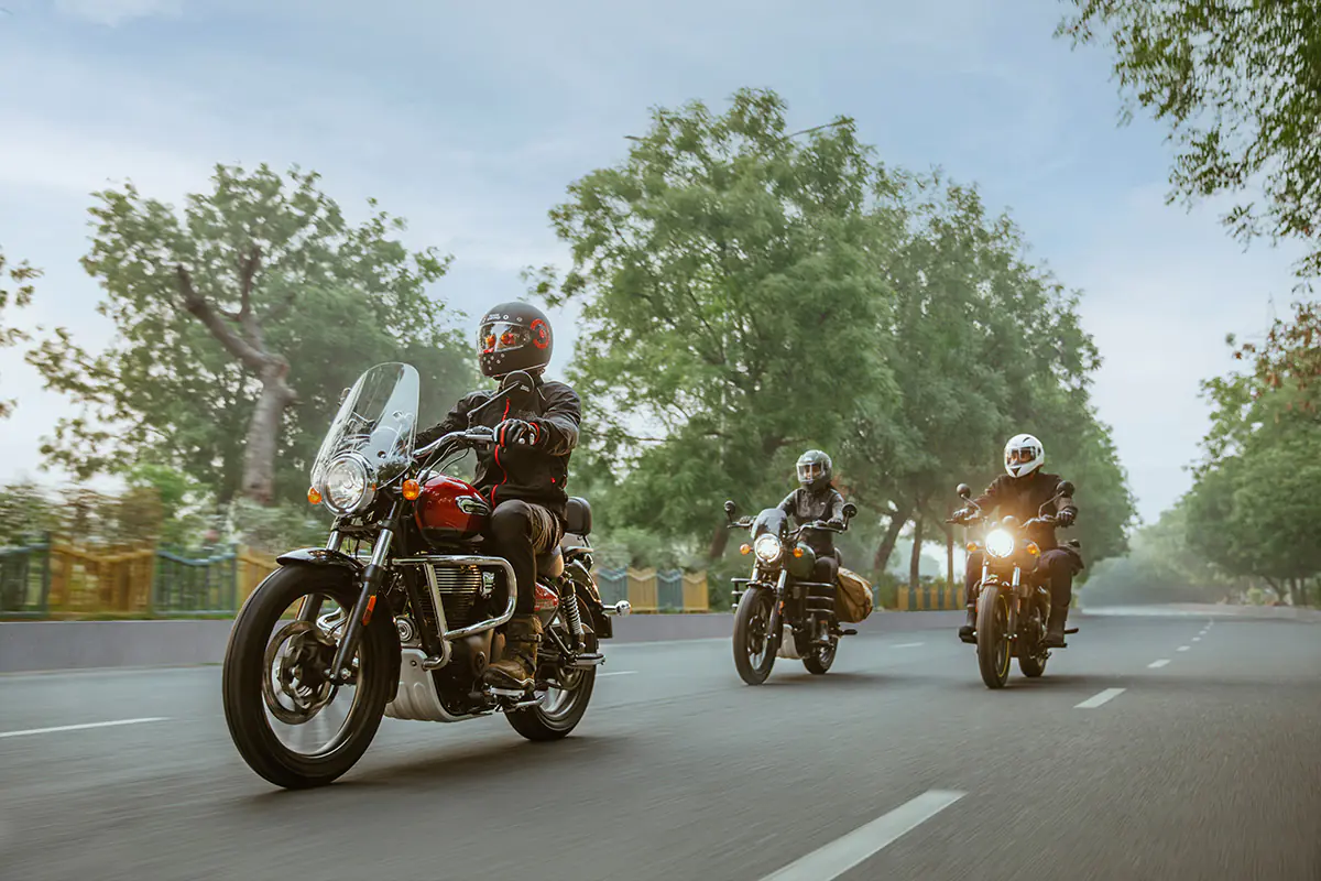 Royal Enfield Meteor 350 op de open weg