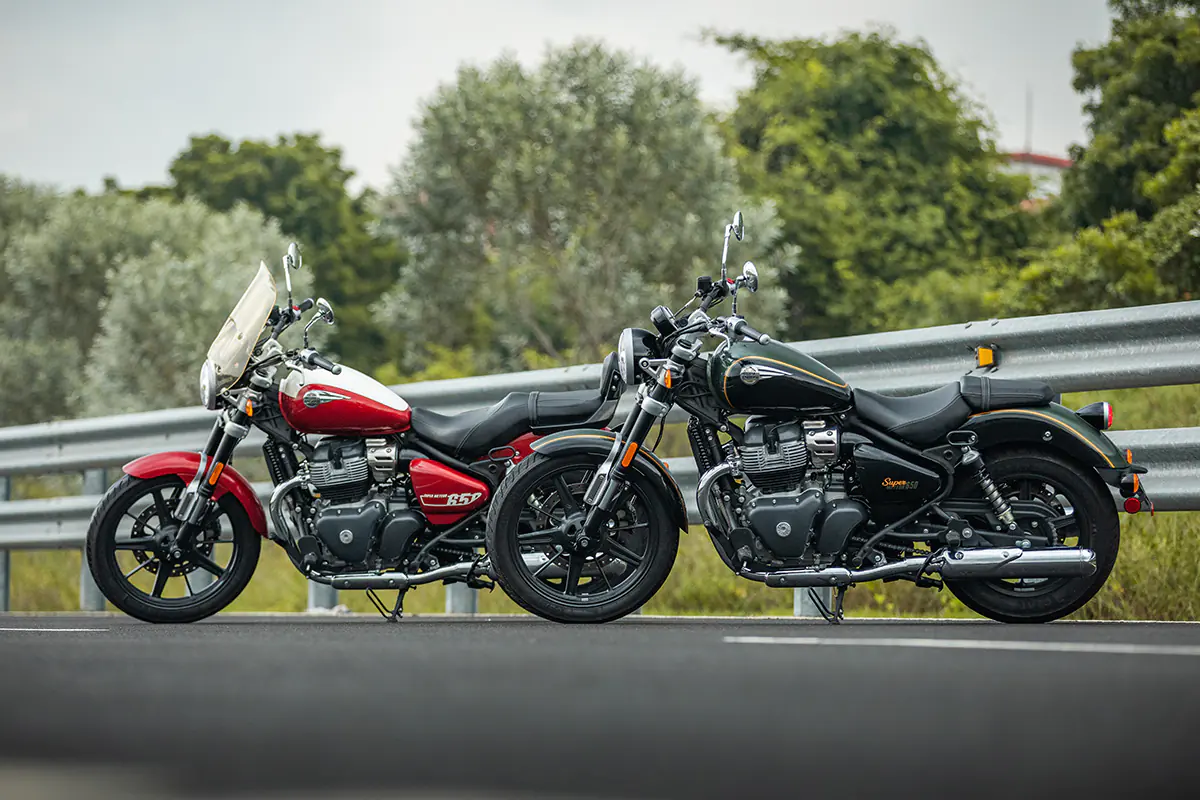 Royal Enfield Super Meteor 650 detail van de tank